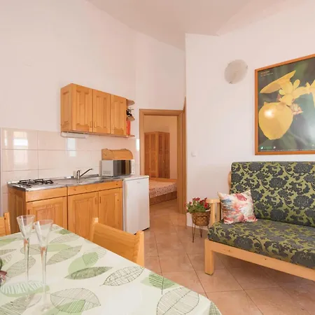 Two-bedroom In Διαμέρισμα *