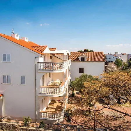 Two-bedroom In Apartamento Srima