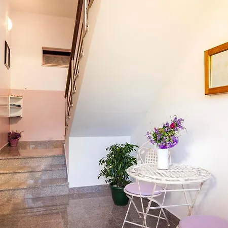 Two-bedroom In Apartamento Srima